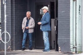 Paul Hogan And Chevy Chase Filming Crocodile Dundee Movie In Melbourne