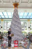 Palazzo Versace Unveils Teddy Bear Christmas Tree
